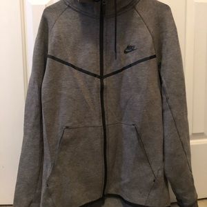 Nike Men’s Sportswear Tech Fleece Windrunner